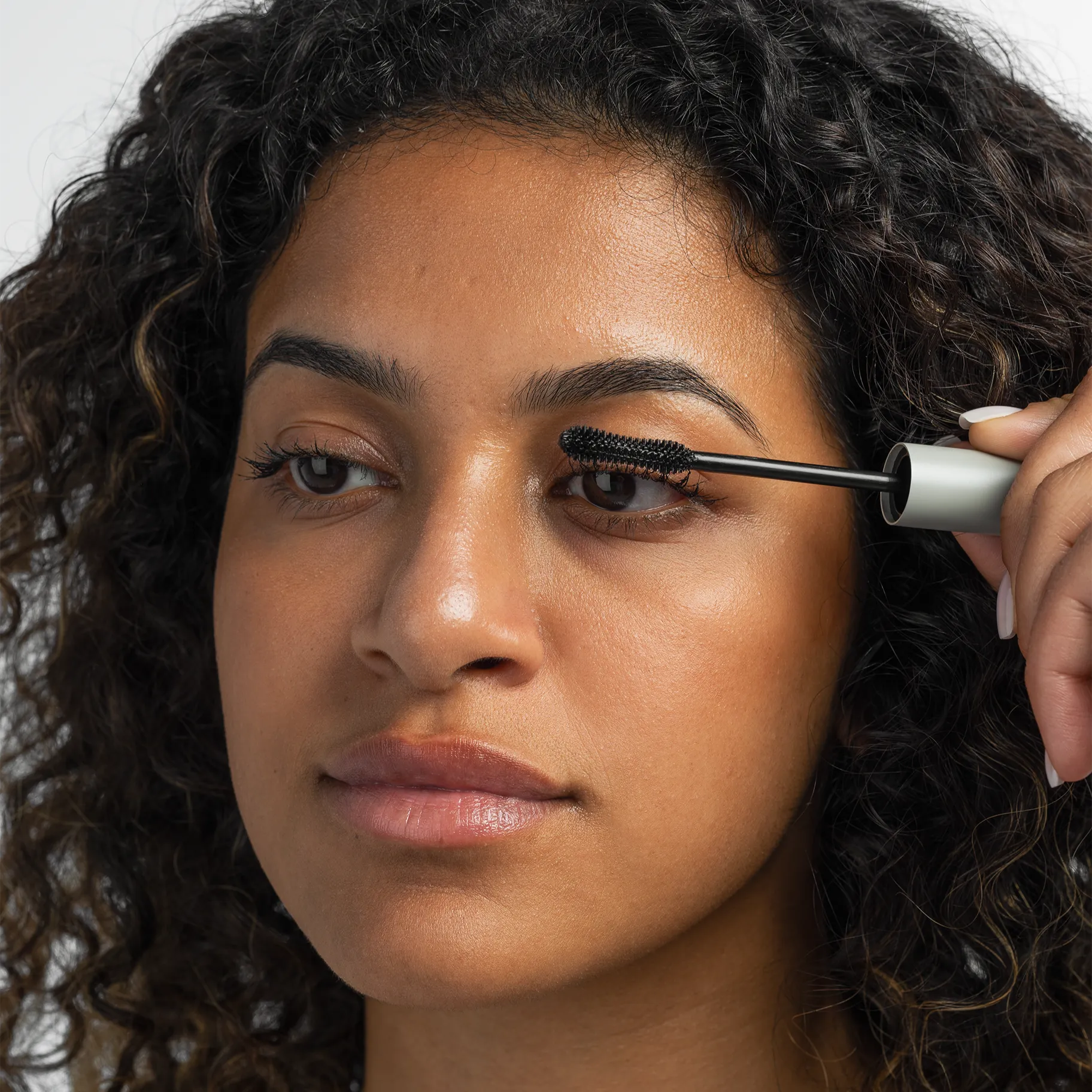 MASCARA VOLUME & CURL WITH EYELASH SERUM